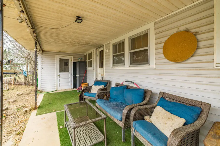 302 Edgewood St, Lafayette, TN 37083 - #3