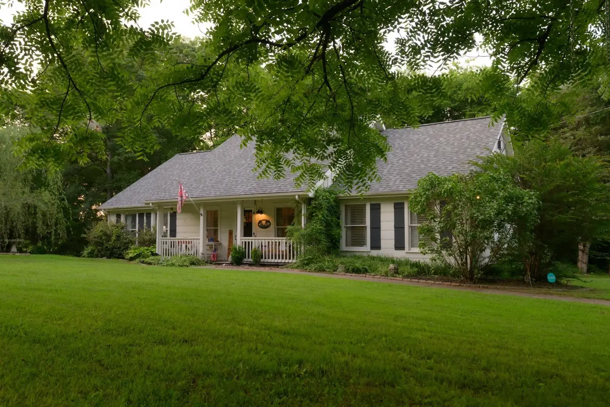 10523 E Lyon Rd, Readyville, TN 37149 - #1