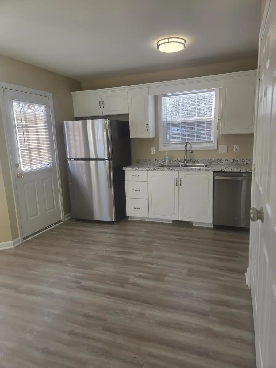 564 Bridgette Dr, Clarksville, TN 37042 - Image #2