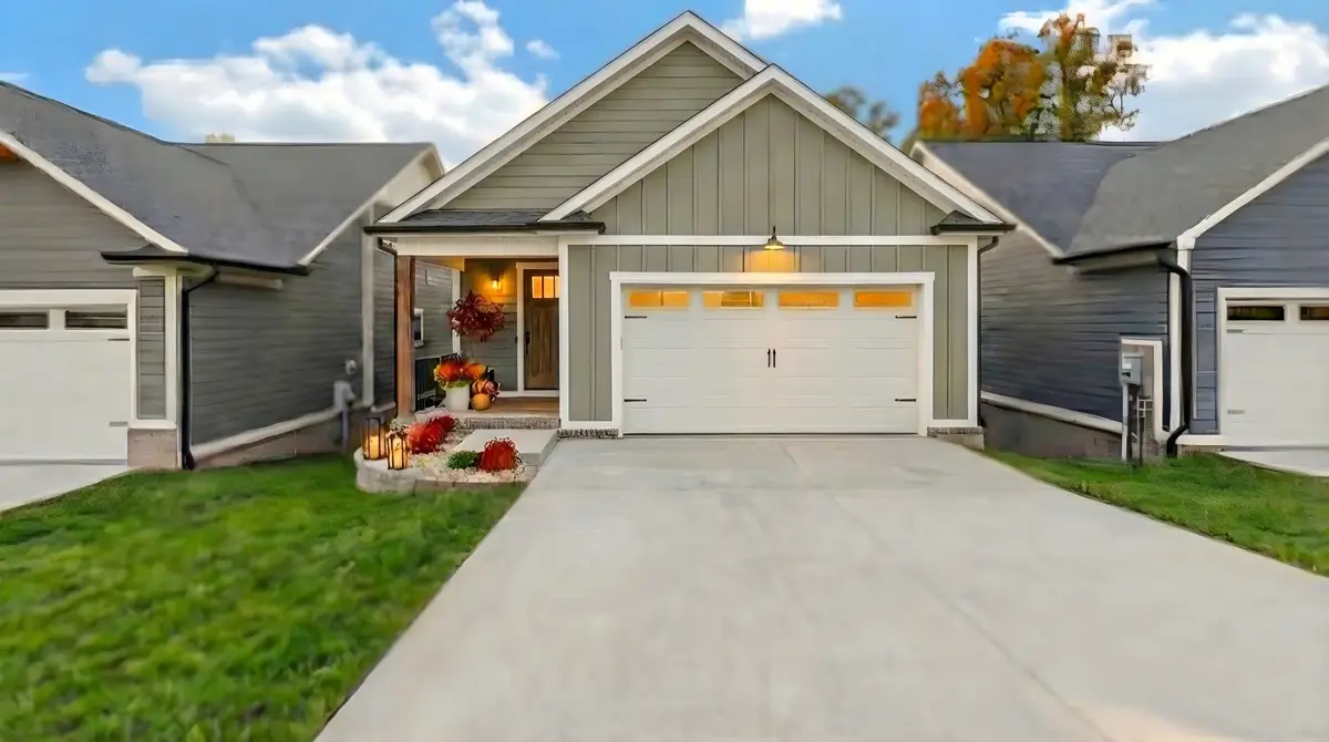 376 Moon Bay Dr, Kuttawa, KY 42055 - Image #1