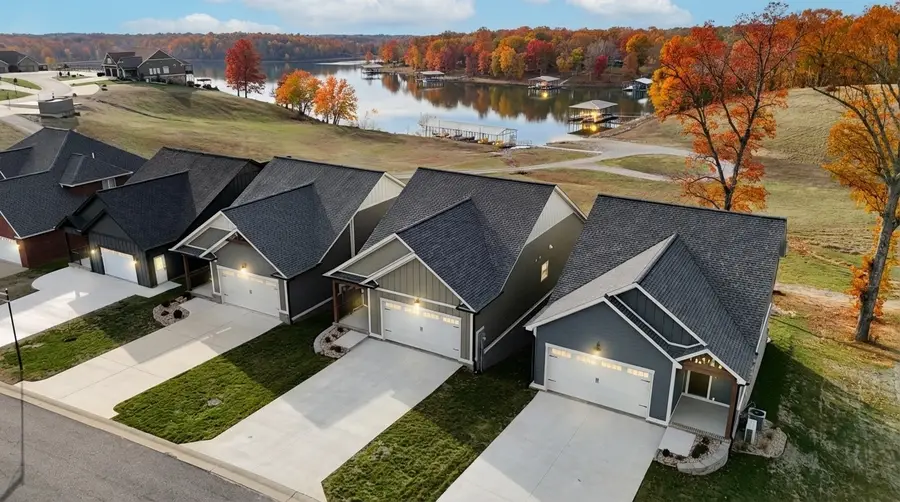 376 Moon Bay Dr, Kuttawa, KY 42055 - Image #2