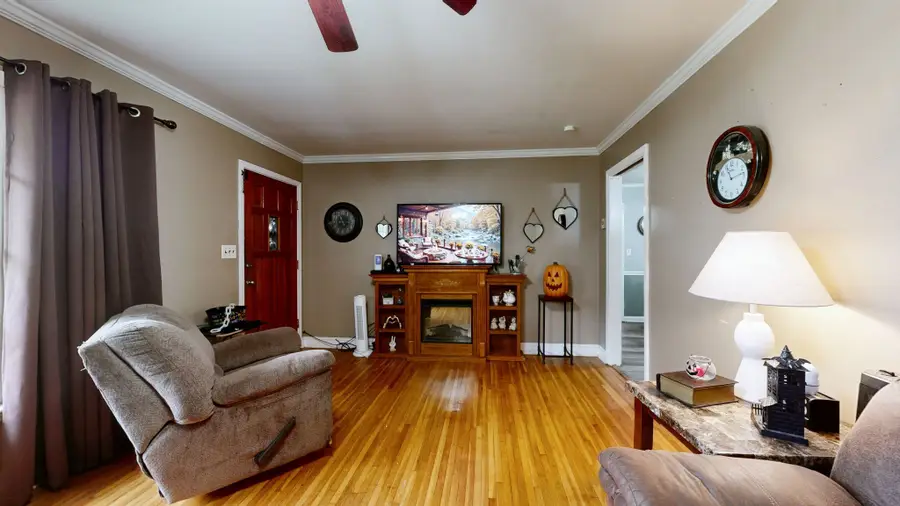 166 E Regent Dr, Clarksville, TN 37043 - Image #3