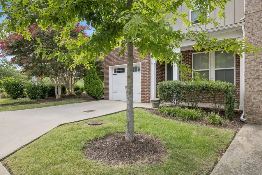 1001 Livingstone Ln, Mount Juliet, TN 37122 - Image #3