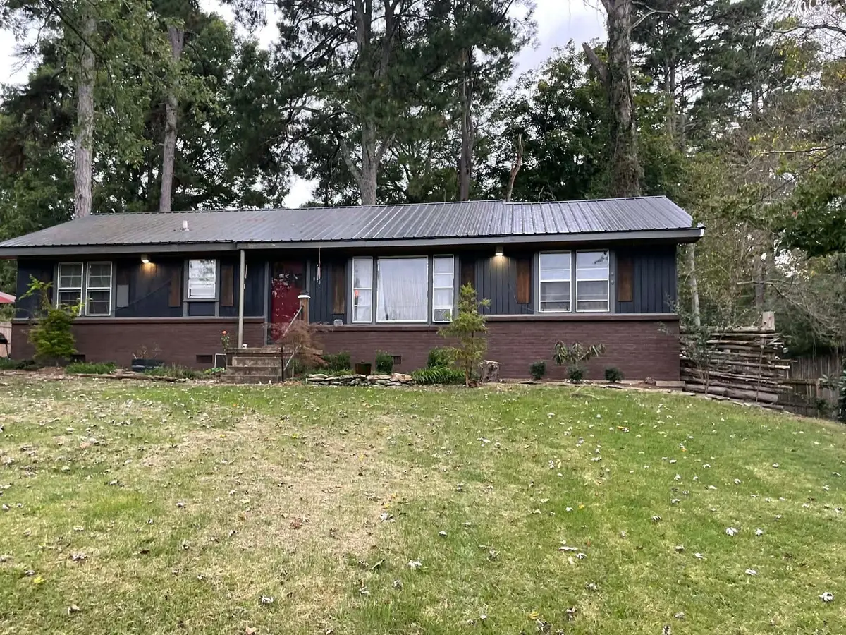 913 1st Ave, Tullahoma, TN 37388 - #1