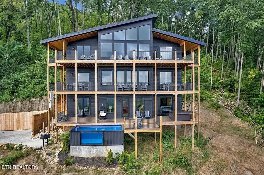 793 Chestnut Drive, Gatlinburg, TN 37738 - Image #2