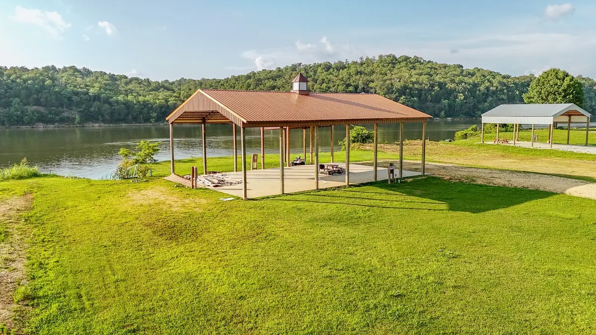 753 River Front Dr, Clifton, TN 38425 - #1