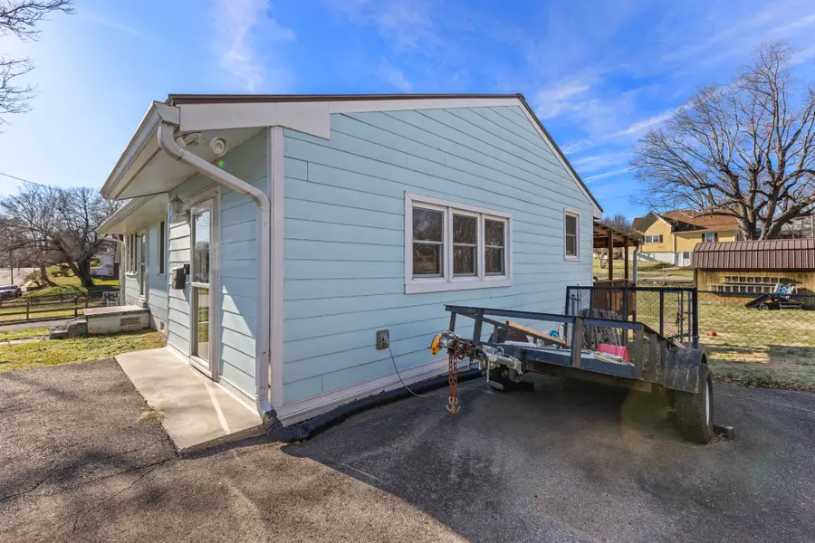 406 High St, Dickson, TN 37055 - #3