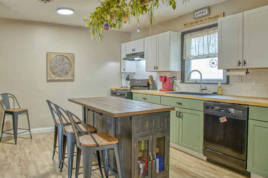 317 Norman Dr, Crossville, TN 38571 - #3