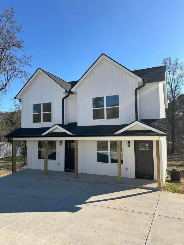 42 Avenue Avenue, Rossville, GA 30741