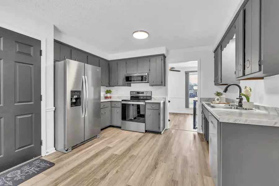 3413 Minor Dr, Clarksville, TN 37042 - #2