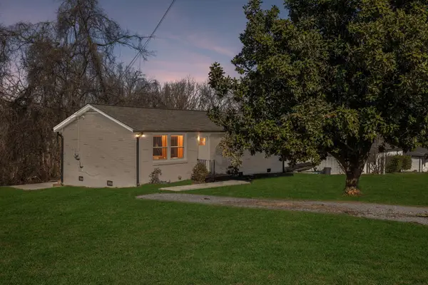 99 Thelma Dr, Mount Juliet, TN 37122