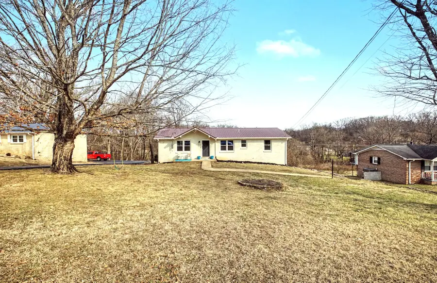 310 Lake Dr, Columbia, TN 38401 - #2