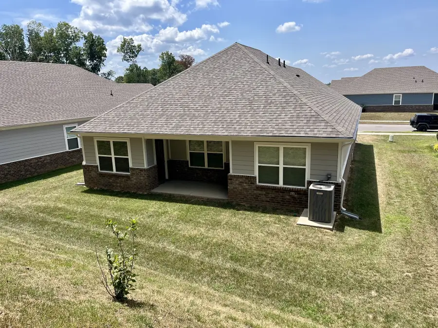 1003 Autumnwood Dr, Dickson, TN 37055 - Image #3