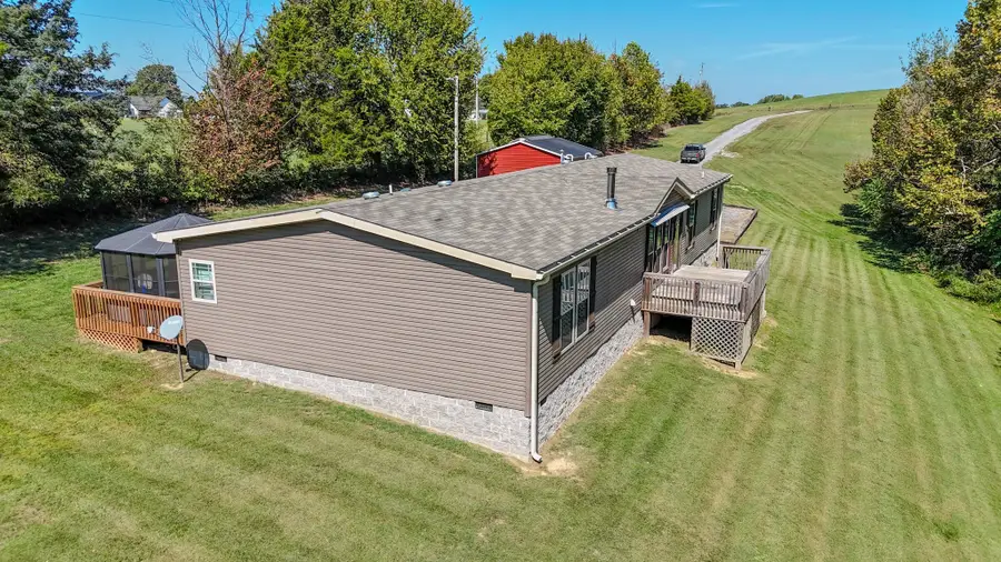 137 Hawkins Rd, Westmoreland, TN 37186 - #3