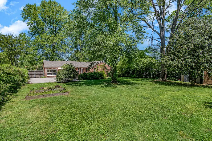 515 Brentlawn Dr, Nashville, TN 37220 - #3