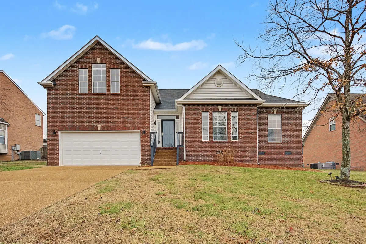 1030 Oakhall Dr, Mount Juliet, TN 37122 - Image #1