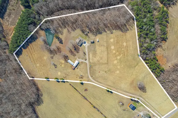 1825 Powell School Rd, Goodspring, TN 38460