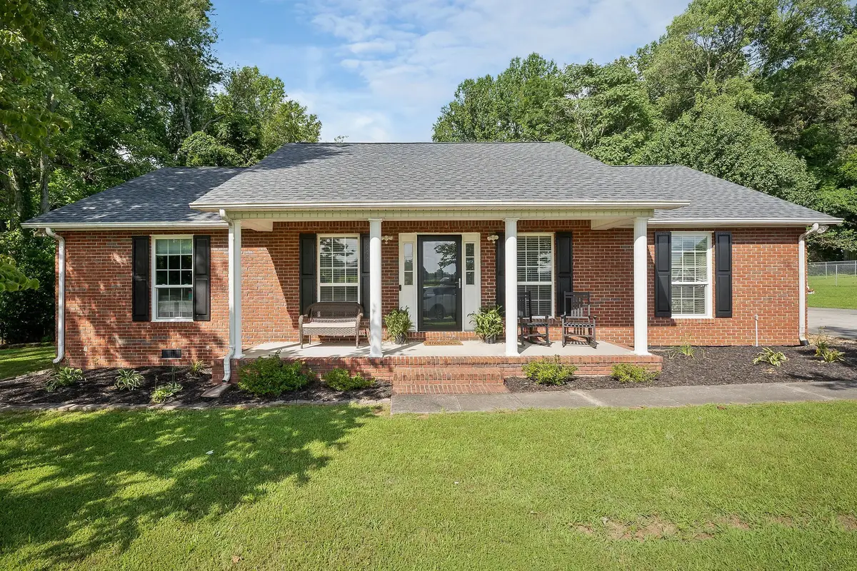 143 Old Qualls Rd, Cookeville, TN 38506 - #1