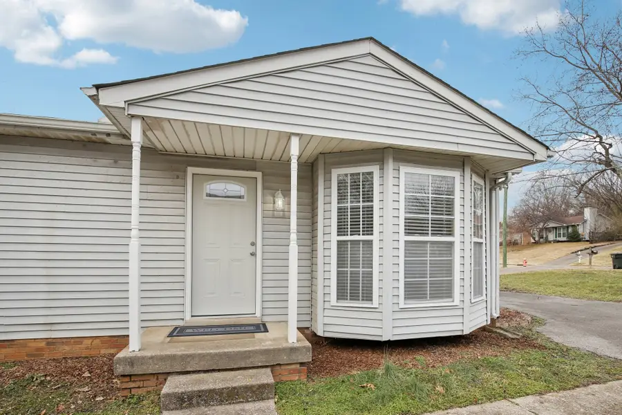 3049 Casa Dr, Nashville, TN 37214 - Image #2