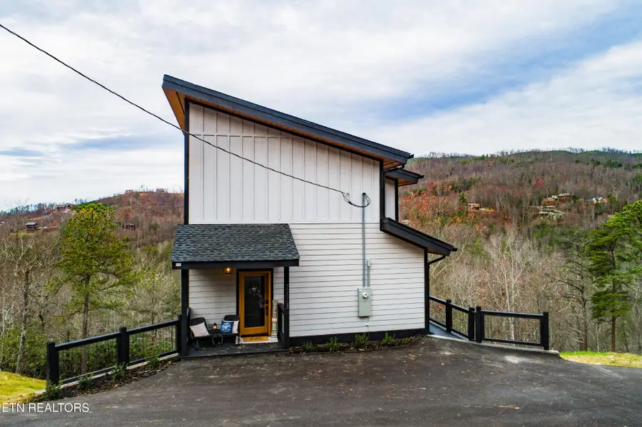 1113 Mathis Hollow Rd, Gatlinburg, TN 37738 - Image #3