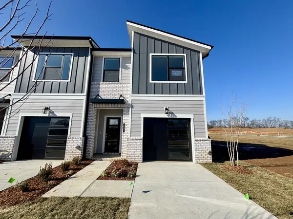 1037 Old Creek Bnd, Gallatin, TN 37066