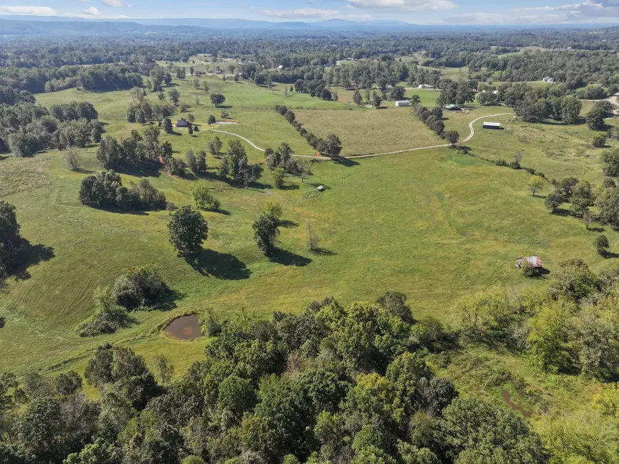 515 Jericho Rd, Quebeck, TN 38579 - #2