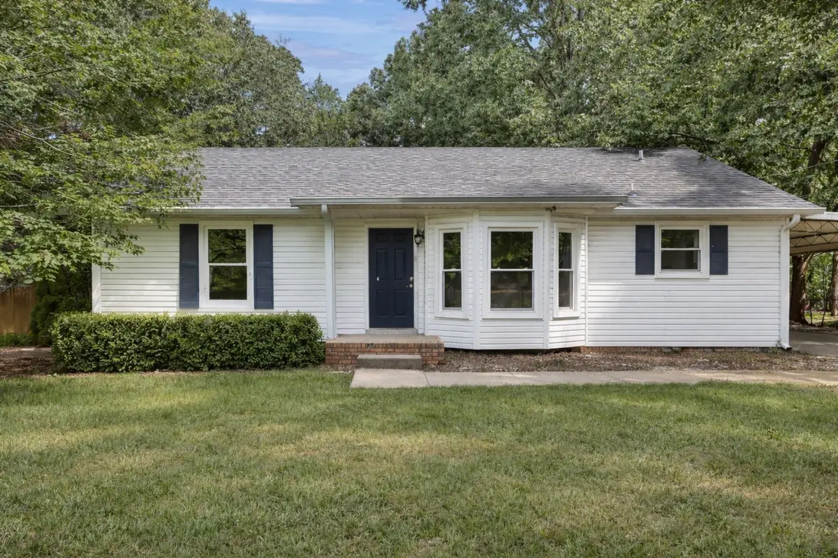 215 Bob White Dr, Clarksville, TN 37042 - #1