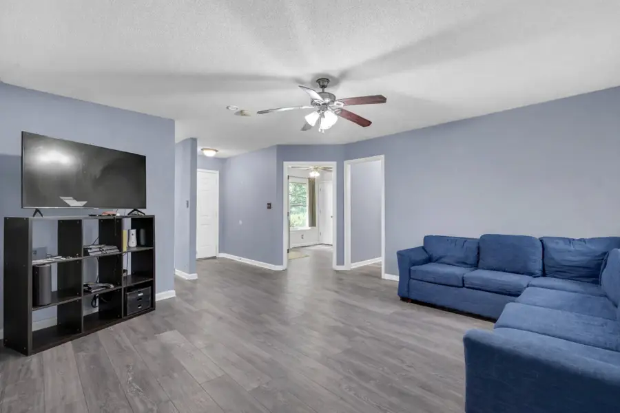 215 Bob White Dr, Clarksville, TN 37042 - #2