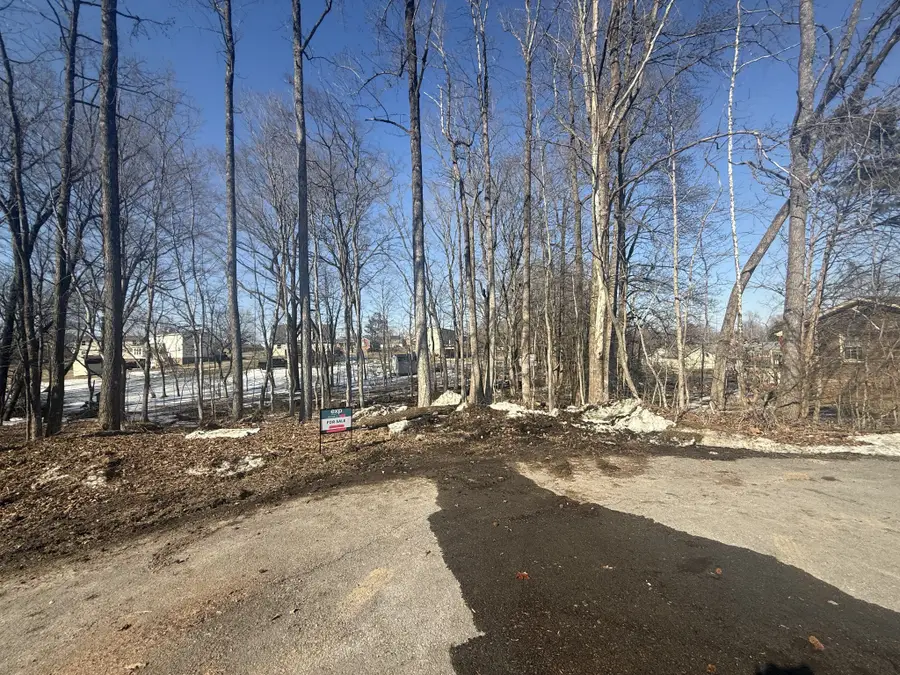 140 Queens Ct, Clarksville, TN 37043 - #3