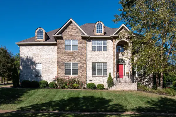 1000 Redwood Way, Hendersonville, TN 37075