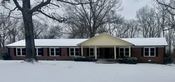 607 Oak Shadow Dr, New Johnsonville, TN 37134