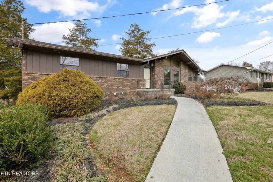 605 Woodland Drive, Clinton, TN 37716 - #3