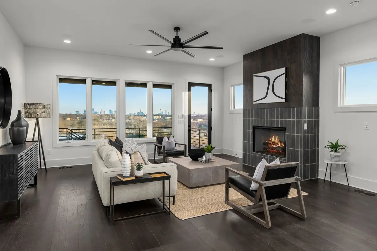 2118 Cliff Dr, Nashville, TN 37218 - Image #1