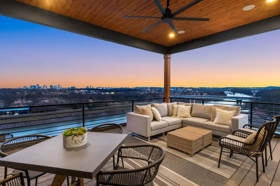 2118 Cliff Dr, Nashville, TN 37218 - Image #2