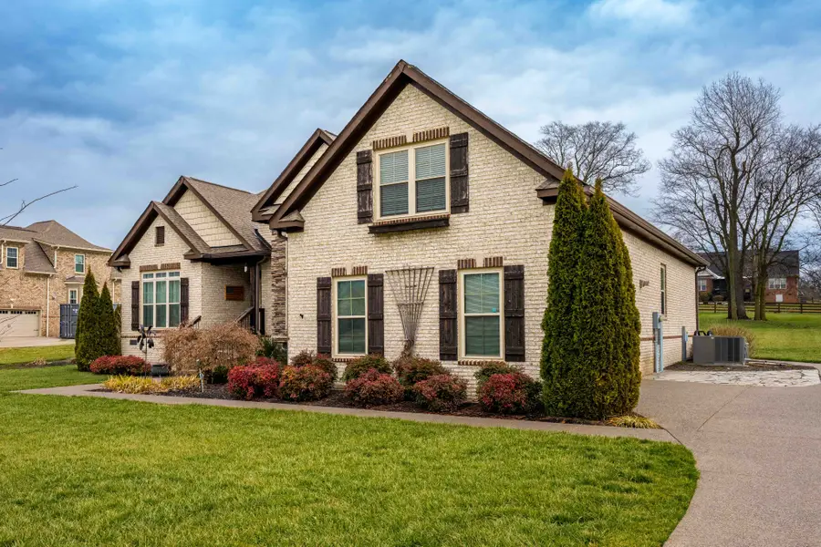 3039 Cross Gate Ln, Columbia, TN 38401 - #3