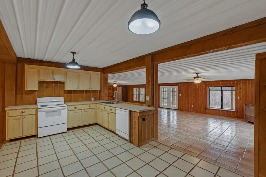 233 Macarthur Ln, Walling, TN 38587 - #3