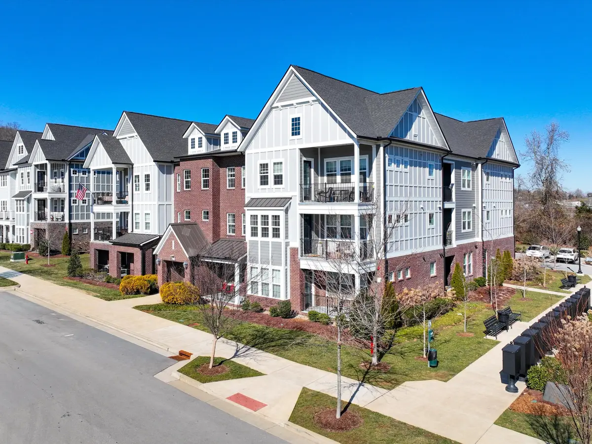 700 Vintage Green Ln #102, Franklin, TN 37064 - Image #1