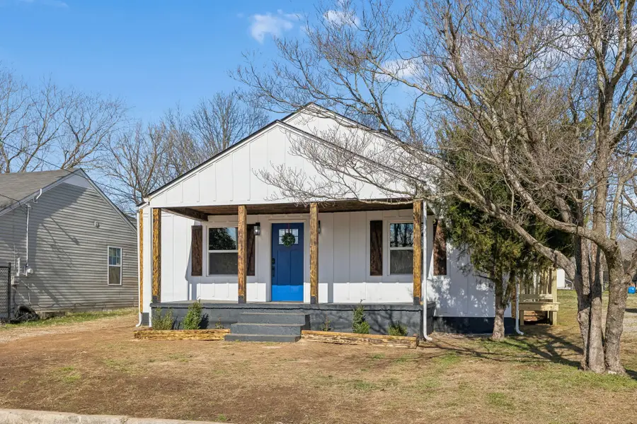 430 4th St, Lawrenceburg, TN 38464 - #2