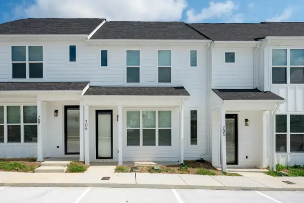 706 Laura Ward Pl, Lebanon, TN 37087