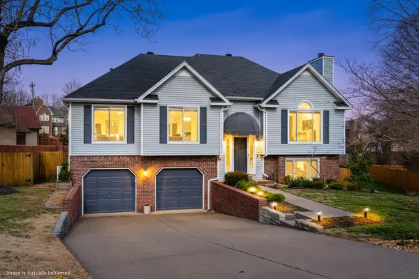 301 Oakwood Cv, La Vergne, TN 37086