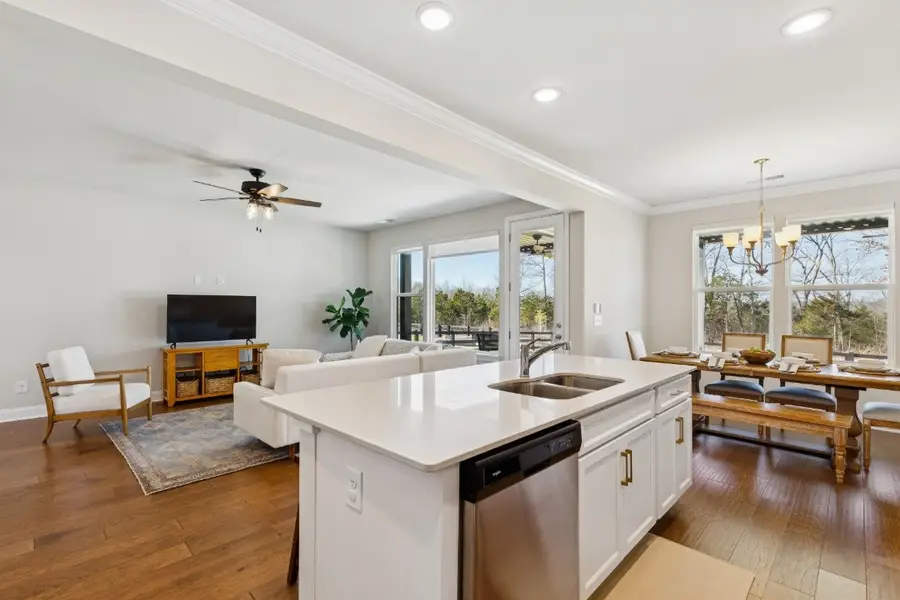 536 Oakvale Ln, Mount Juliet, TN 37122 - #3