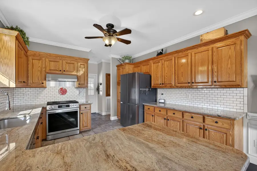 441 Matts Hollow Rd, Manchester, TN 37355 - #3