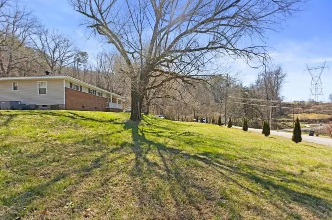 930 Runyan Dr, Chattanooga, TN 37405 - #2