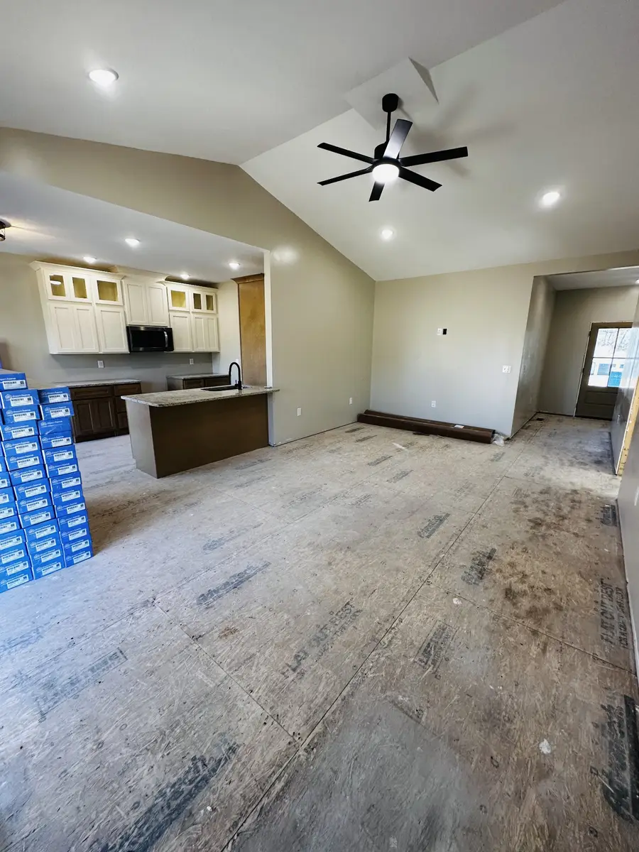 304 Georgee Rd, Jamestown, TN 38556 - #3