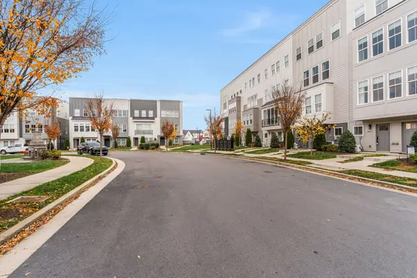 2032 Edison Park Ln, Nashville, TN 37209