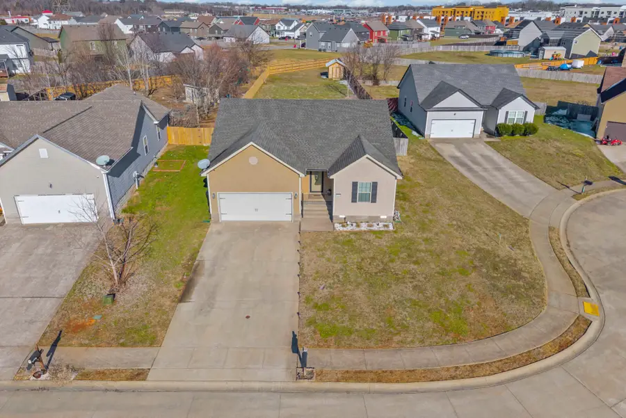 2325 Spike Ct, Clarksville, TN 37040 - #2