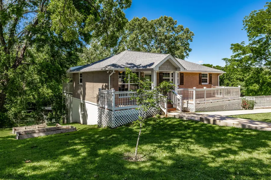907 N Graycroft Ave, Madison, TN 37115 - #3