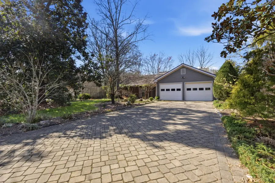 1015 Boxwood Dr, Franklin, TN 37069 - #2