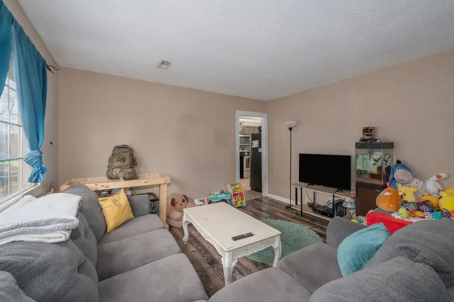 216 Tobacco Rd, Clarksville, TN 37042 - #2