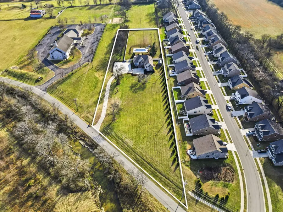 589 Harris Ln, Gallatin, TN 37066 - #3